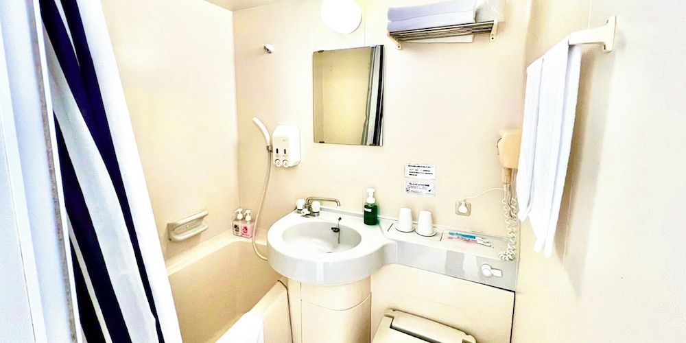 Wide Double Room, Smoking