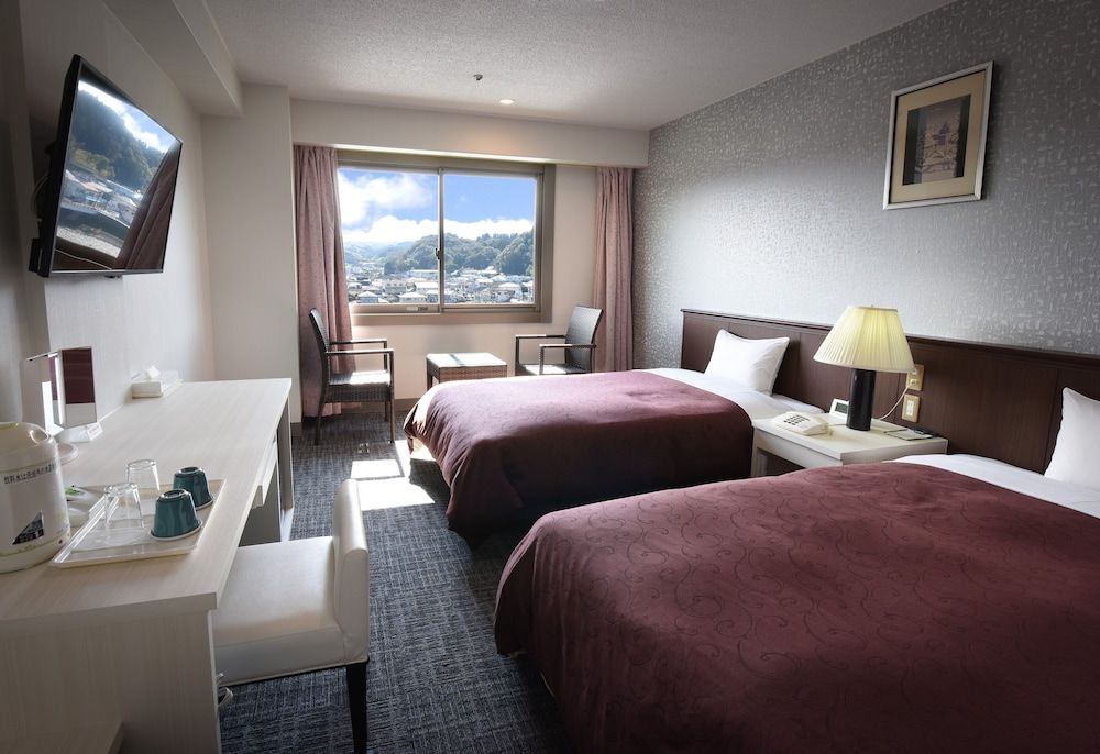 Standard Twin Room, River View