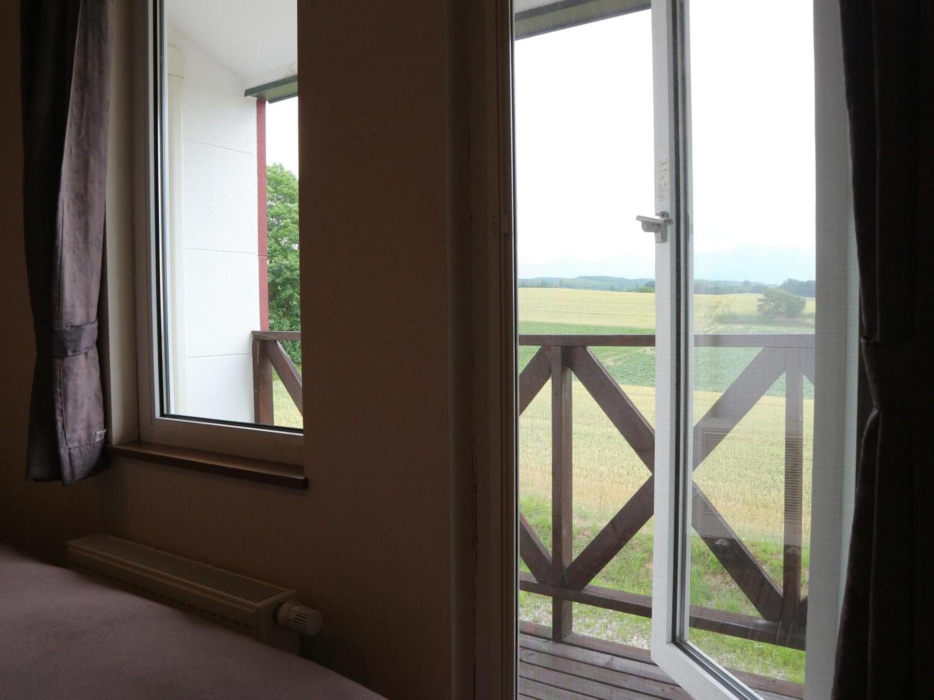 Standard Twin Room with Shared Bathroom - Non-Smoking