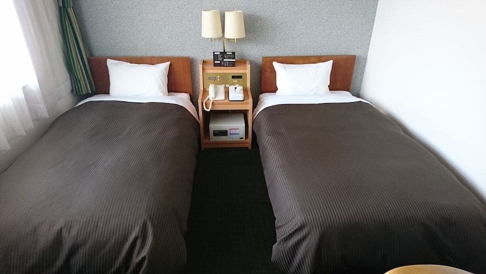 Twin Room B