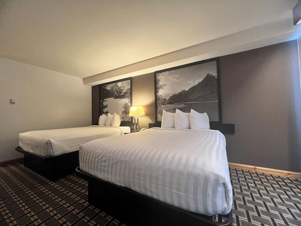 Loft Suite, 2 Queen Beds, 1 Twin Bed, Kitchenette, Non Smoking