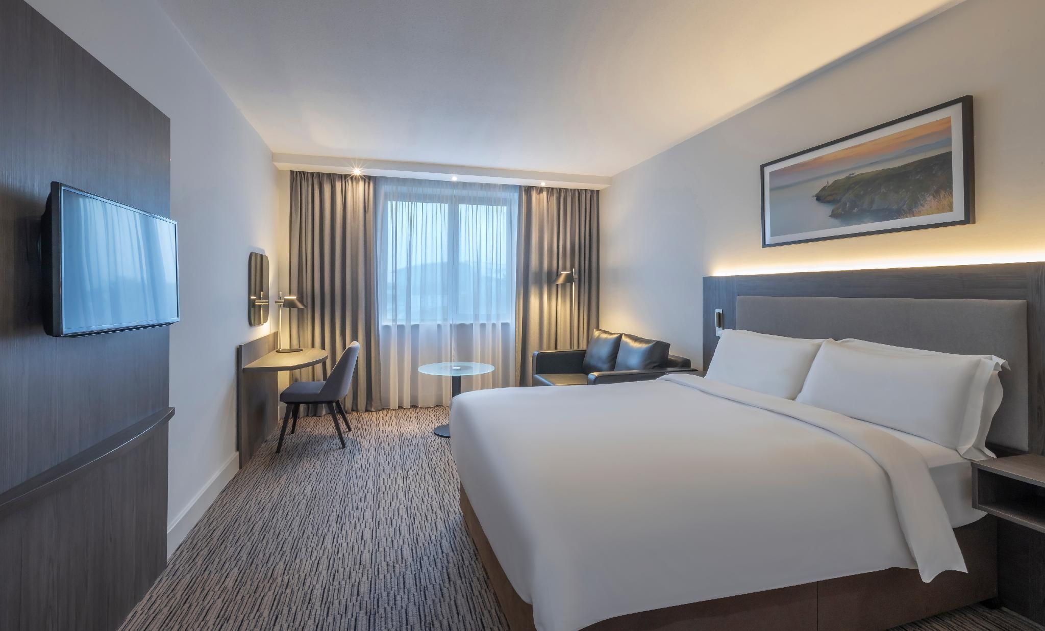Clayton Hotel Dublin Airport Central Deluxe Double Room 4