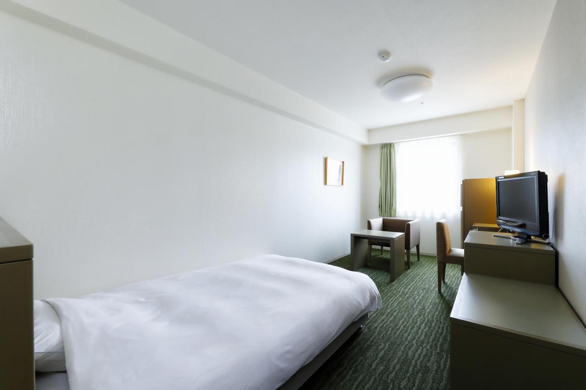 Classic Single Room with Forest View