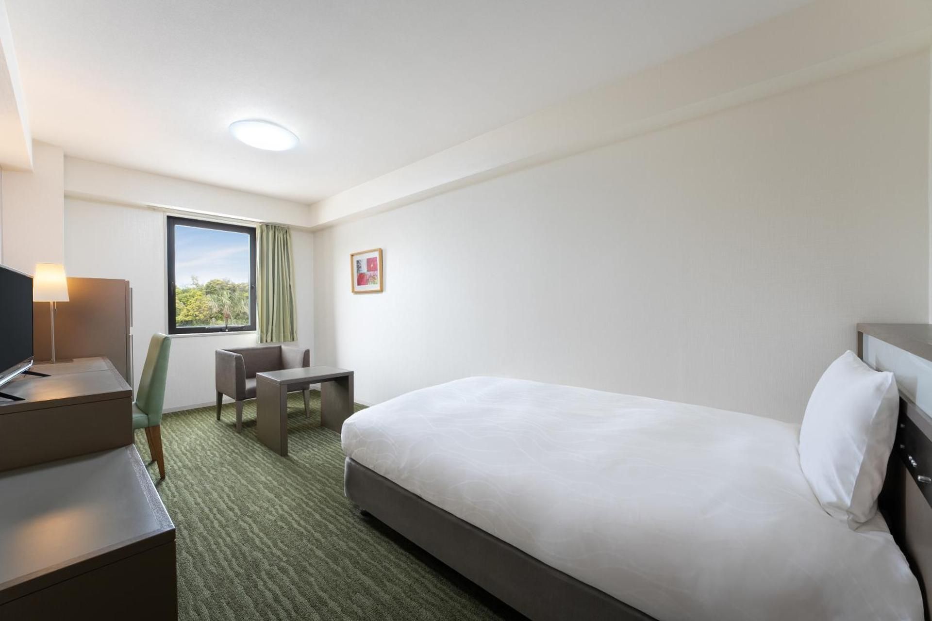 Classic Single Room with Forest View