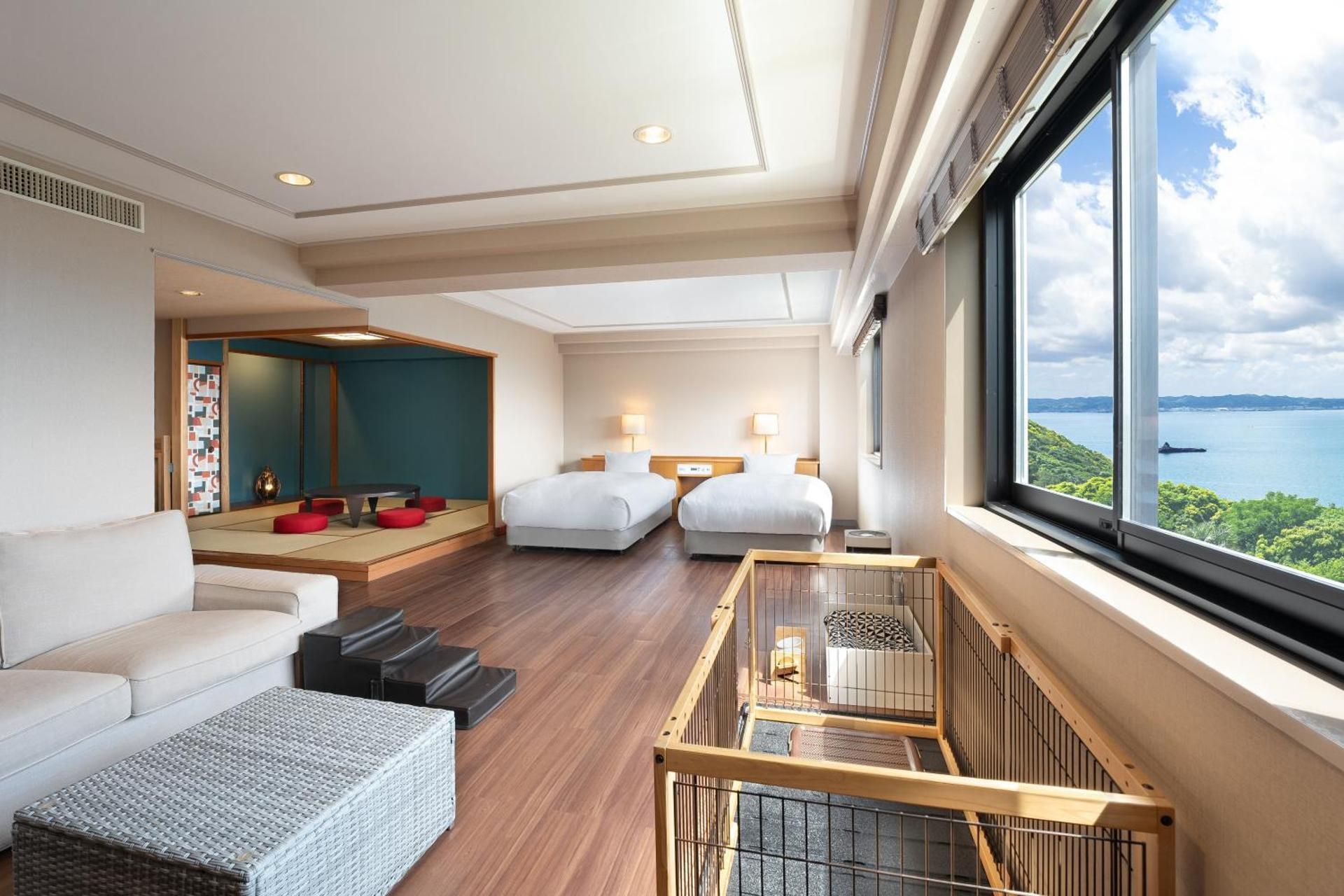 Standard Suite Japanese-Western Style with Two Single Beds and Ocean View - Dog Friendly