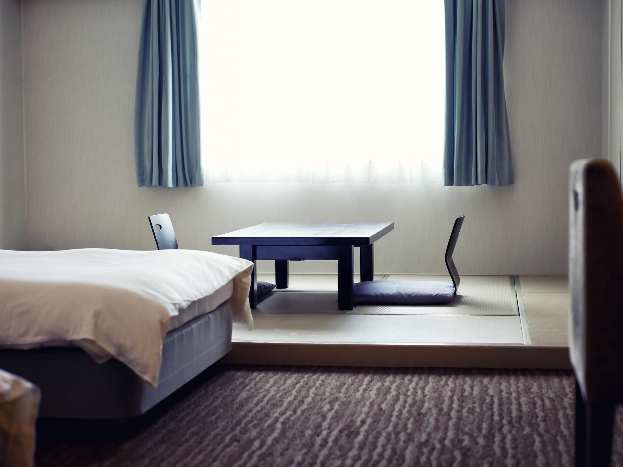 Classic Japanese-Western style, 2 single beds, Forest view.