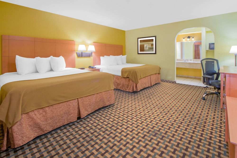 Standard Room, 2 Queen Beds