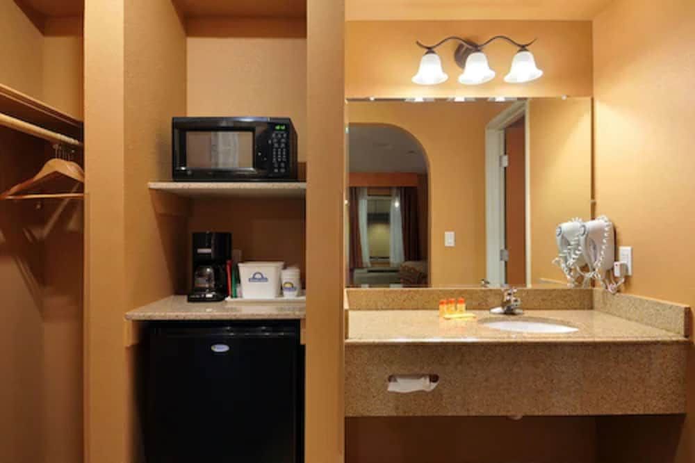 Standard Room, 2 Queen Beds