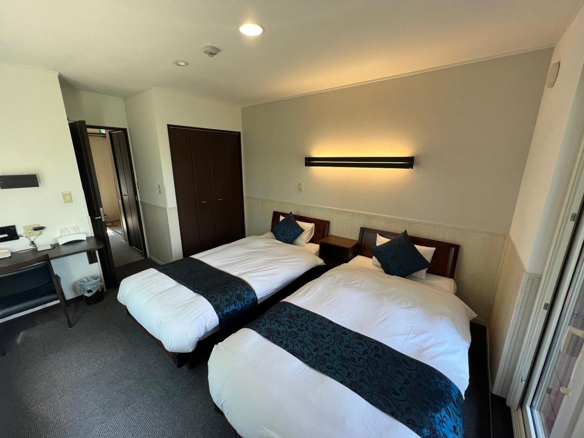 1 Bedroom Apartment Twin Bed
