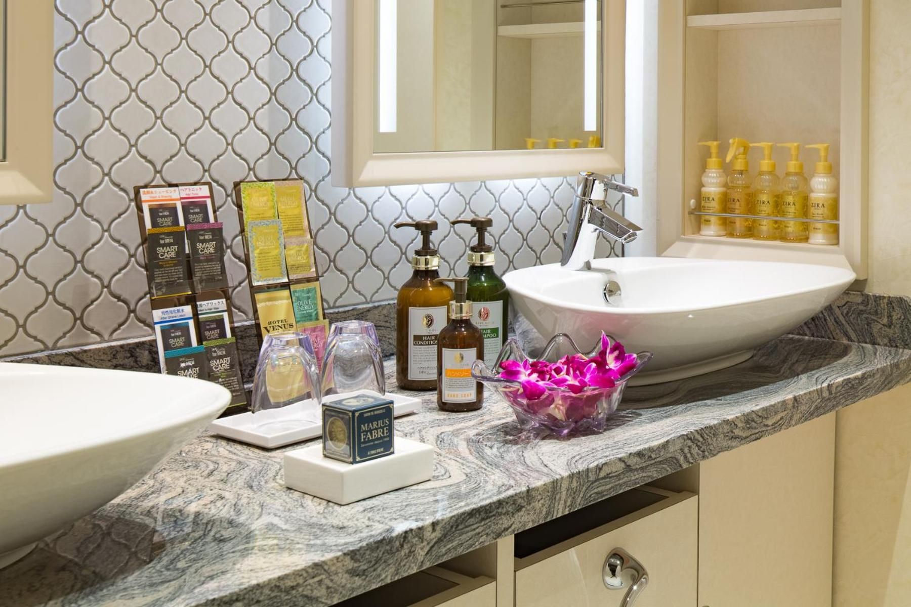 King Suite with Spa Bath