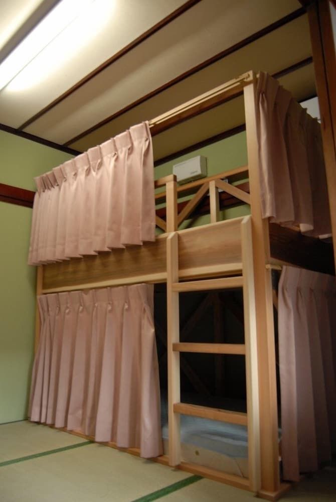 Dormitory Room, Zen
