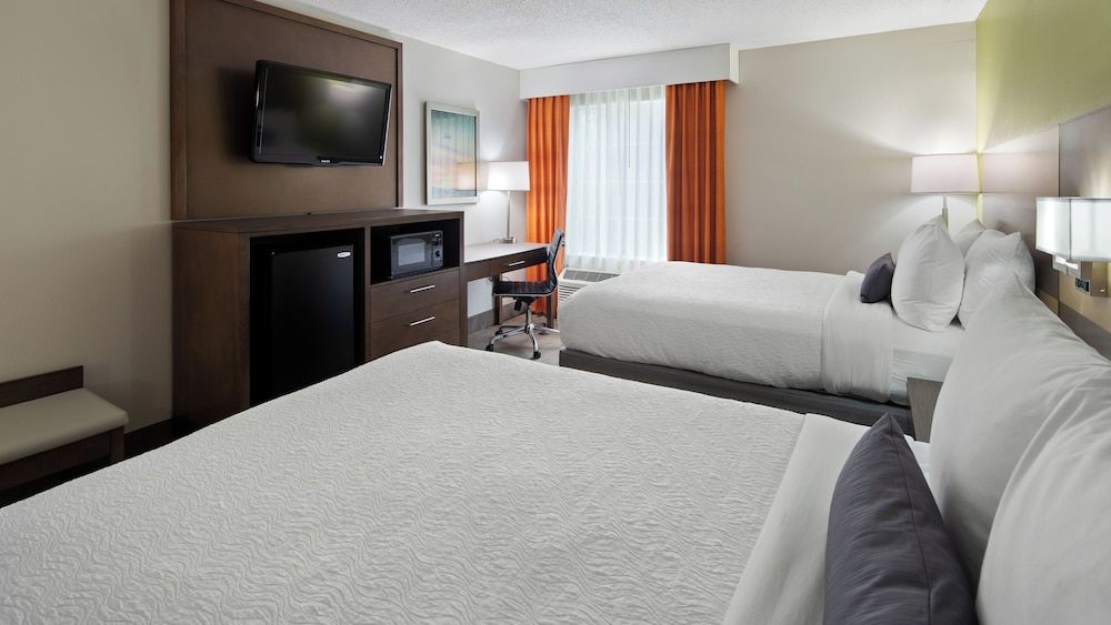 Best Western Niceville - Eglin AFB Hotel Standard Room, 2 Queen Beds, Non Smoking, Refrigerator & Microwave (Pet Friendly) 2