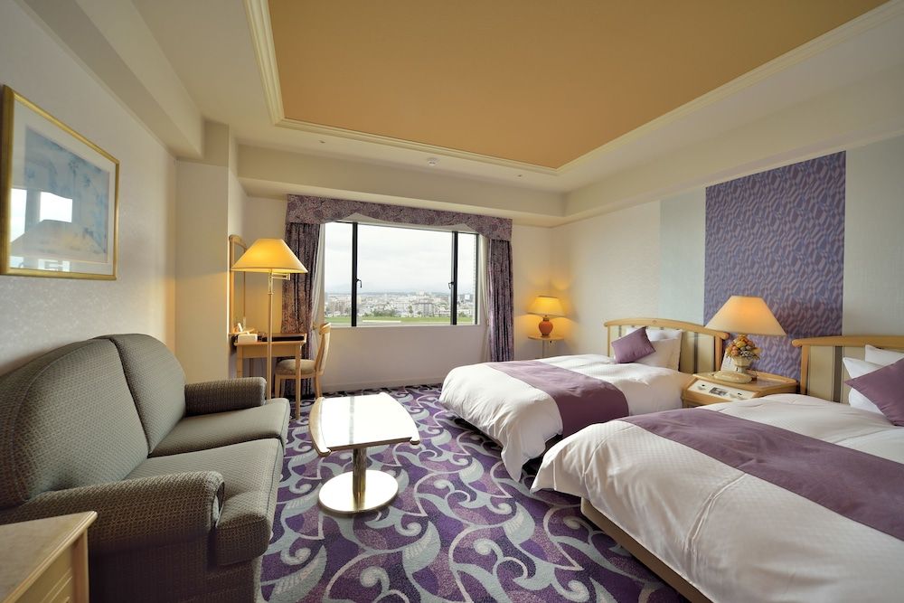 East Wing Superior Twin Room (Riverside) Non Smoking