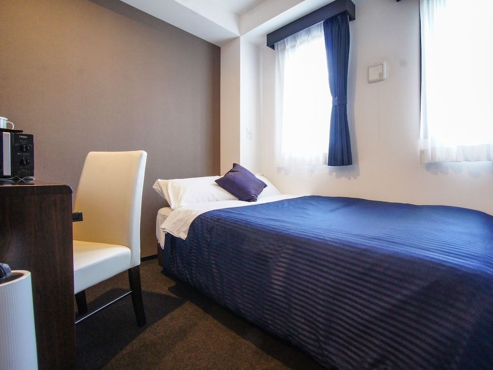 Single Room, Smoking