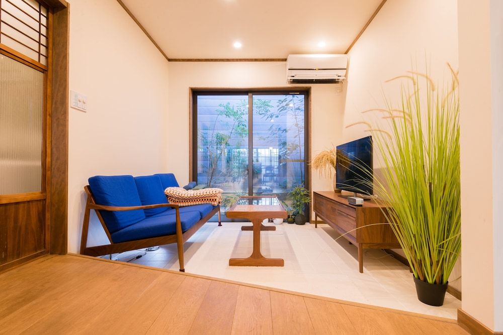 Your Pavilion near Kinkakuji Furnished townhouse (for 1 group) with island kitchen and free bicycles 15