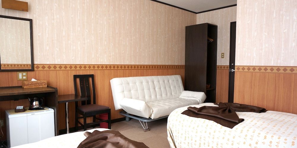 Petit Hotel Blaneneige Run of the House 5