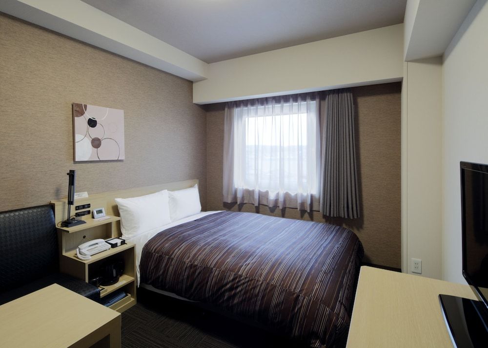 Single Room, Smoking