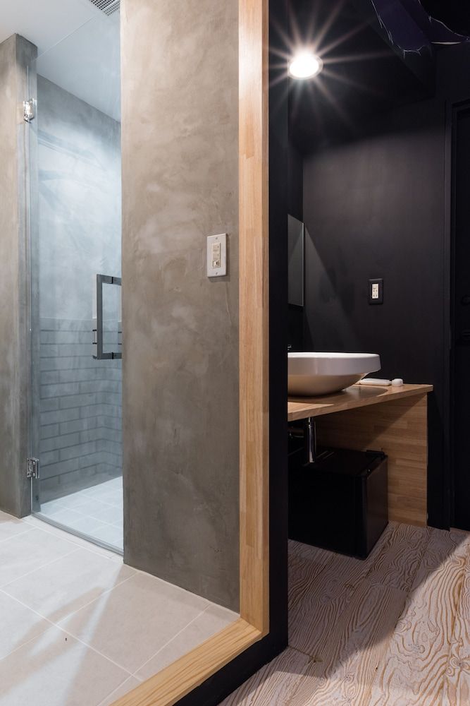 ARTIST HOTEL - BnA HOTEL Koenji "Into the Foreign" by Yohei Takahashi 8