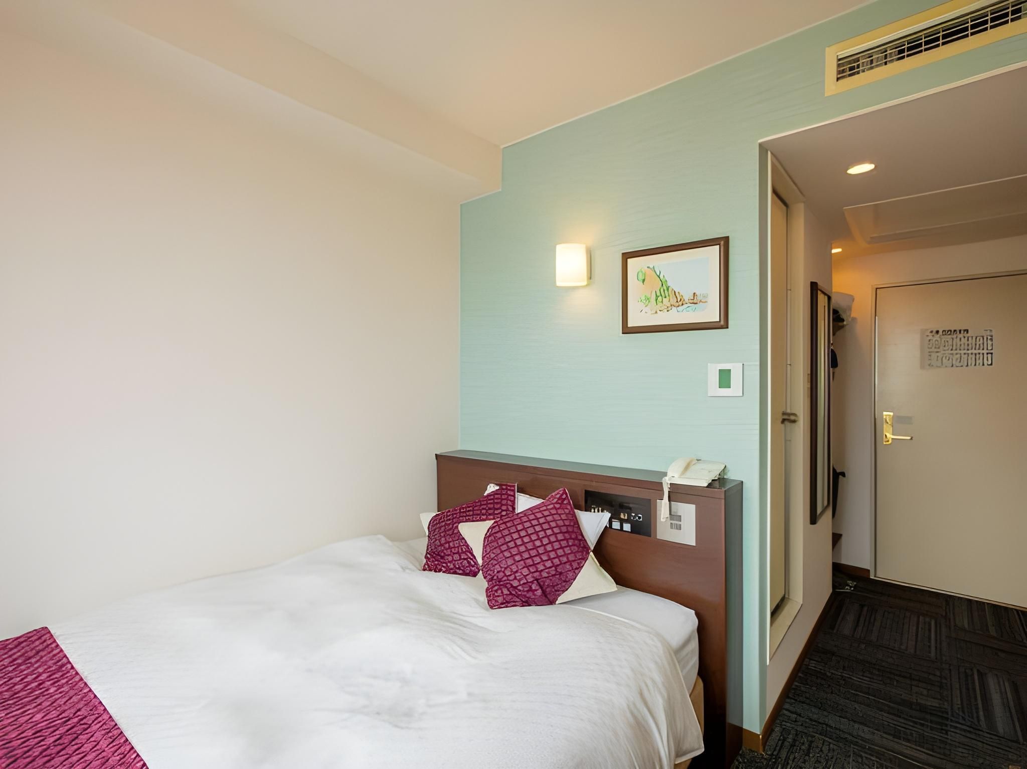 Semi Double Room for 2 People - Non-Smoking