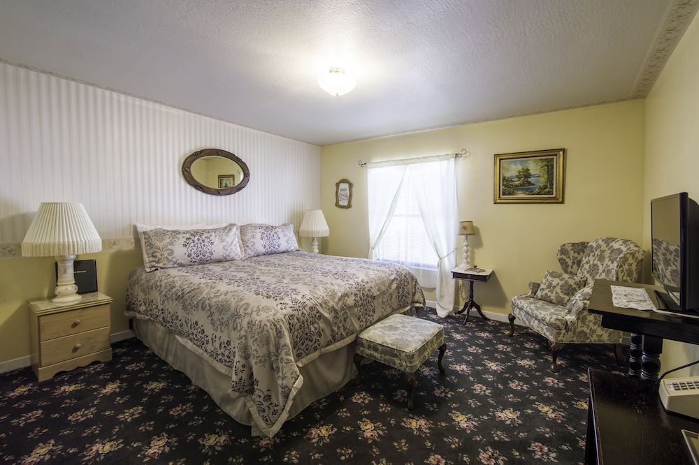 Deluxe Room, 1 Queen Bed