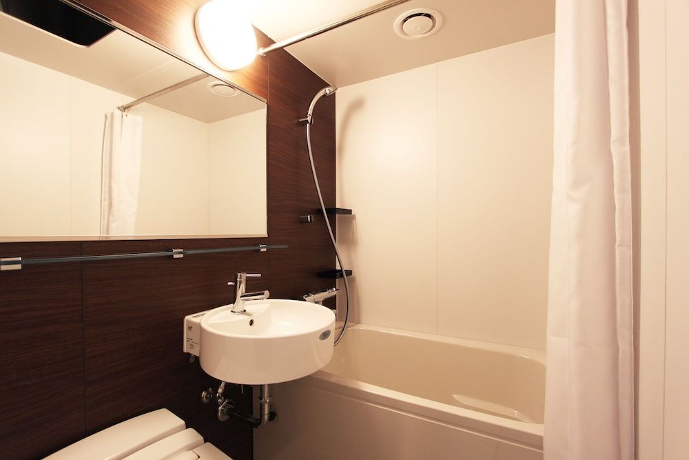 Smile Hotel Premium Osaka Hommachi Standard Twin Room, Non Smoking 13
