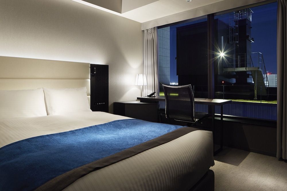 Standard,1 Bed Double Non Smoking(Partial City View)