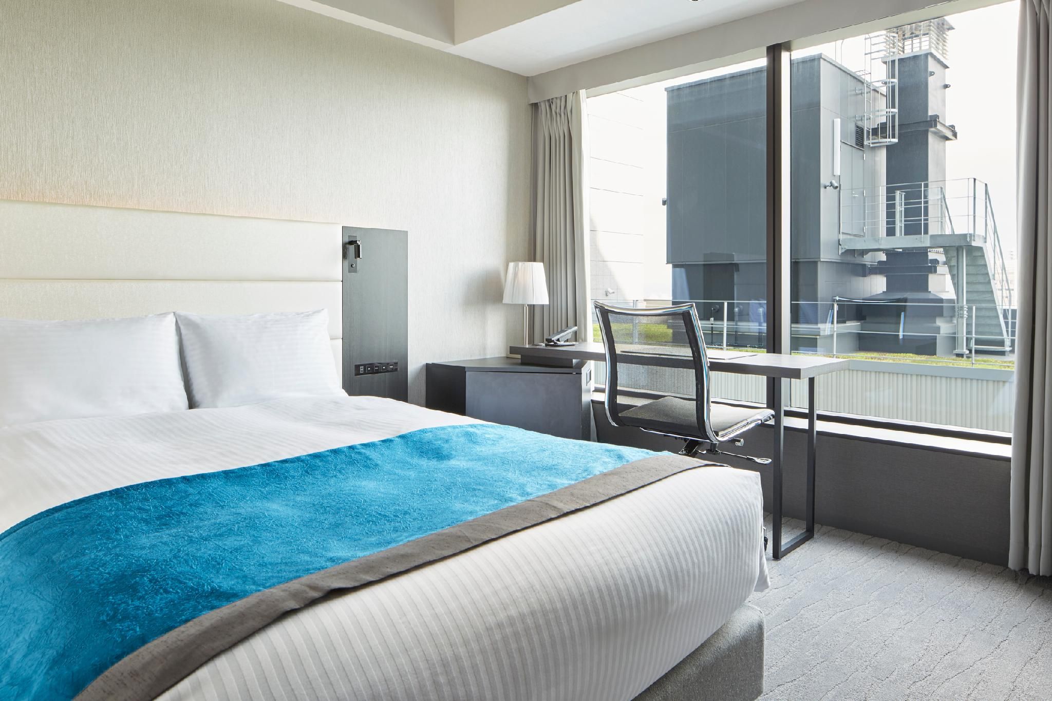 Standard - 1 Bed Double Partial City View, Non-Smoking