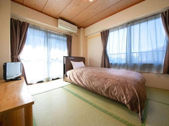 Japanese-Style Room - Smoking