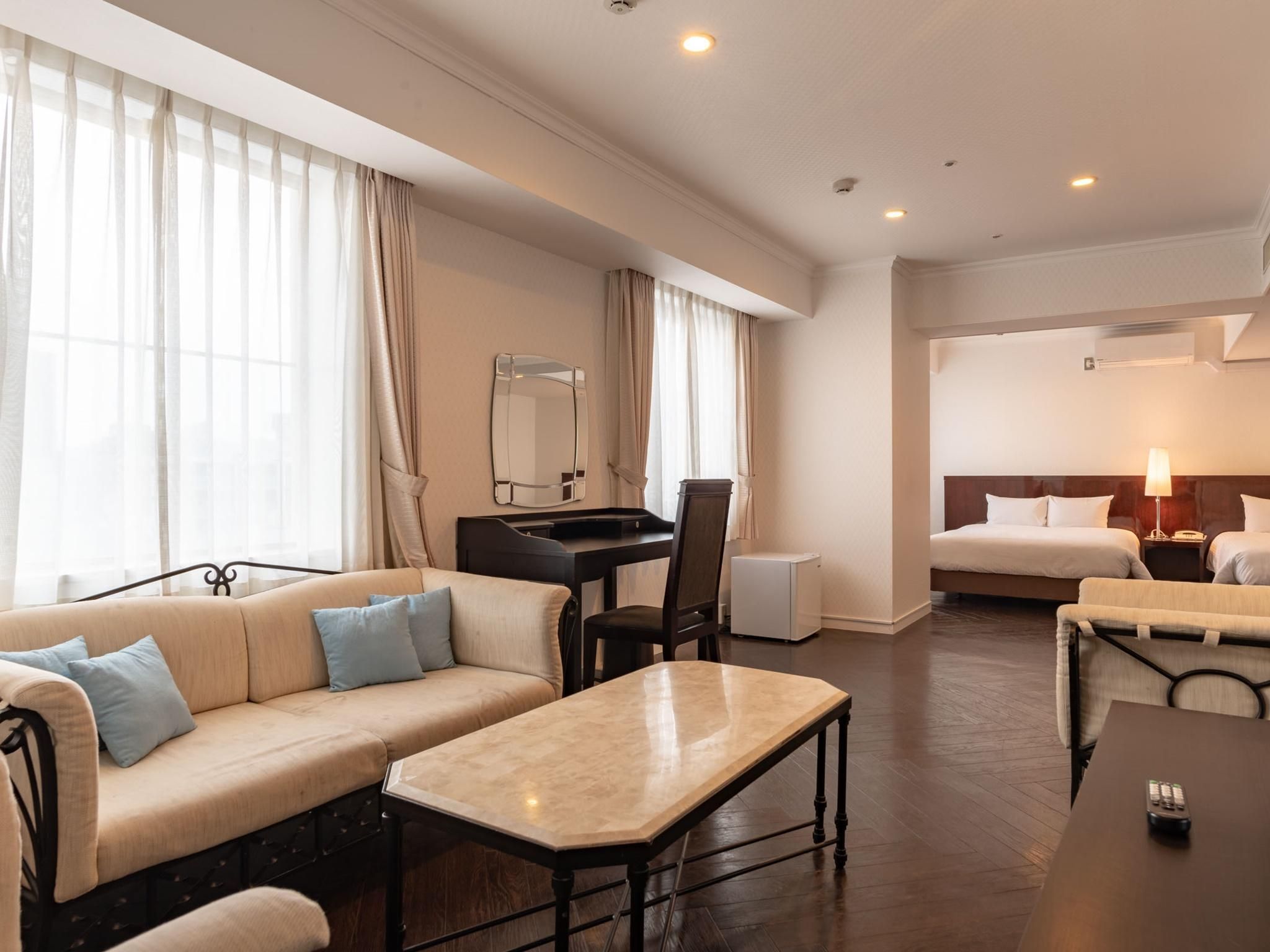 Premier Deluxe Twin Room - Non-Smoking