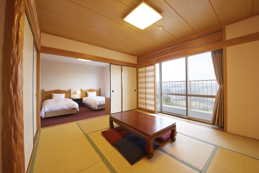 Japanese Western Style Room, 2 Beds + 4 Japanese Futons, Hill View