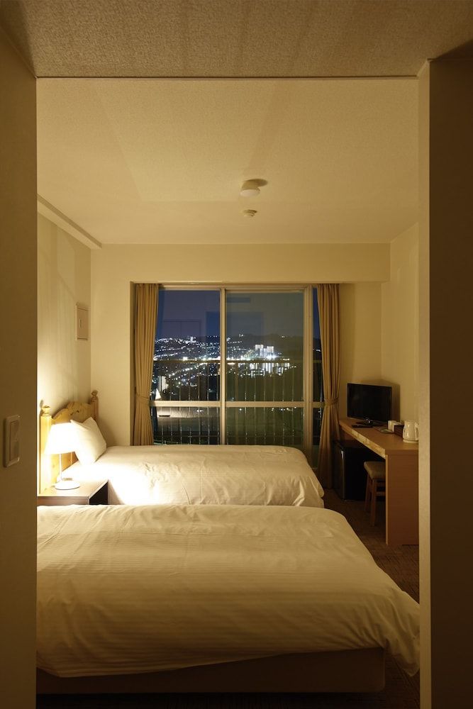 Twin Room, Hill View