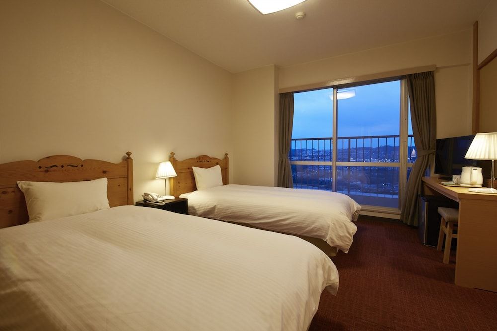 Twin Room, Hill View