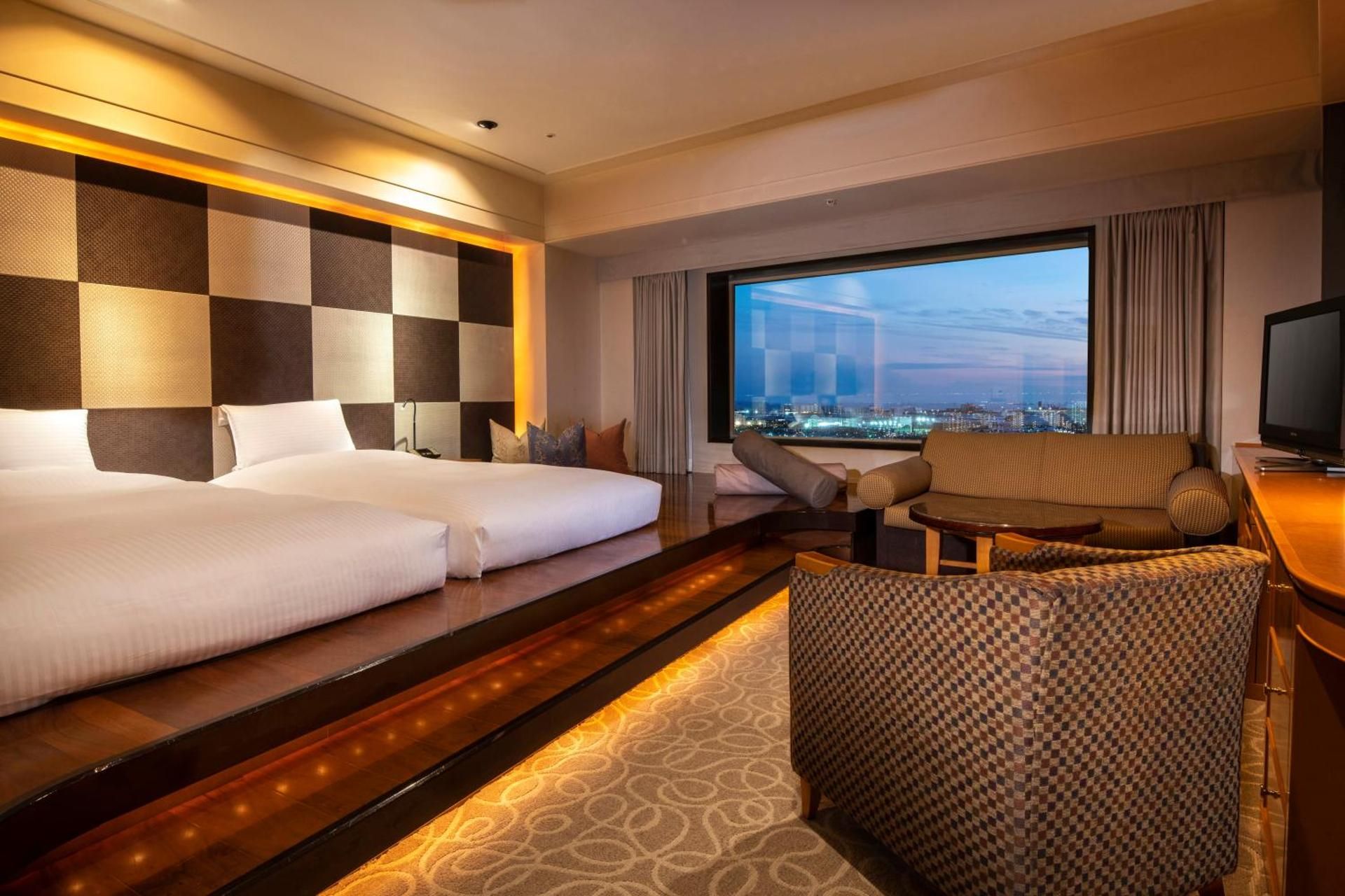 Superior Room - Upper Floor with City View - Non-Smoking