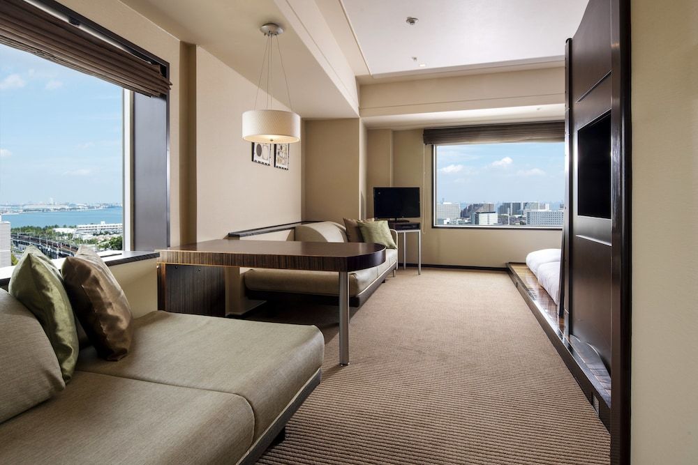 Family Corner Room with Bay View - Non-Smoking