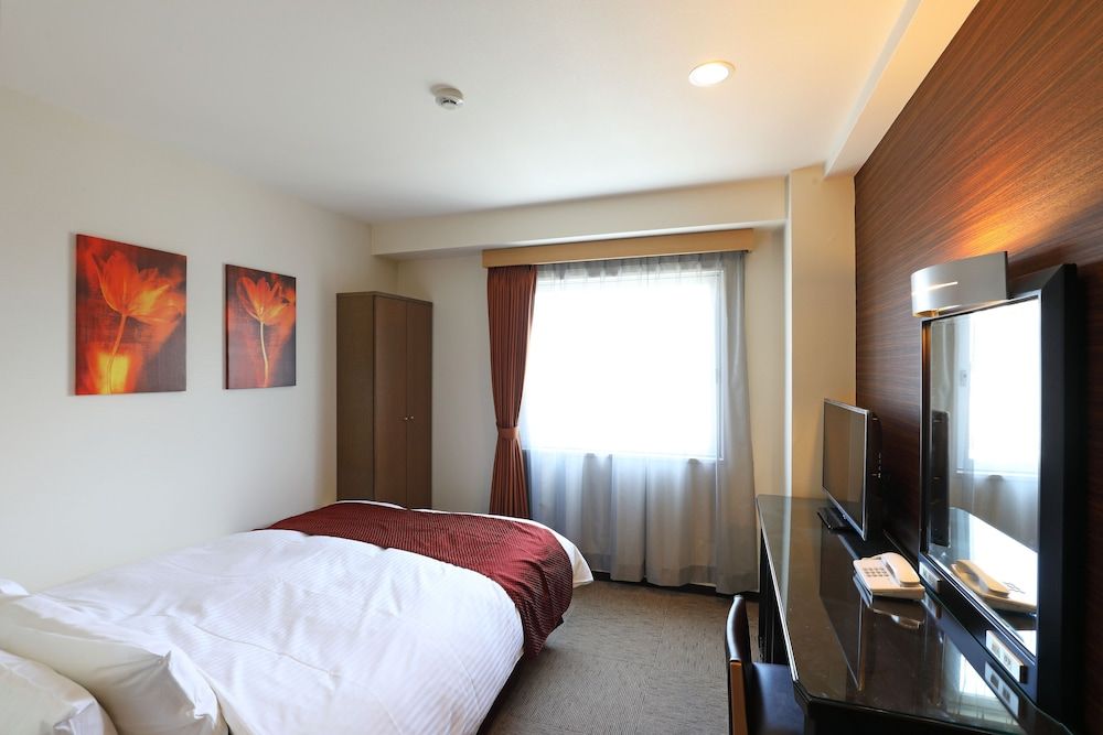 Double Room, Smoking