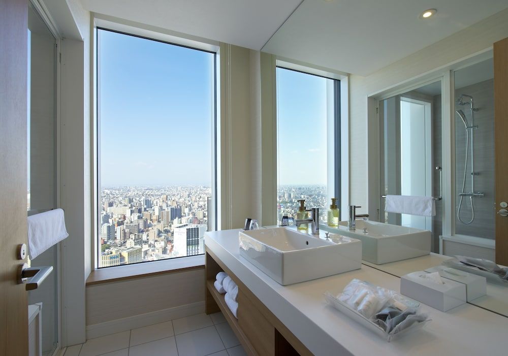 Deluxe Corner Twin Room (View Bath), Non Smoking