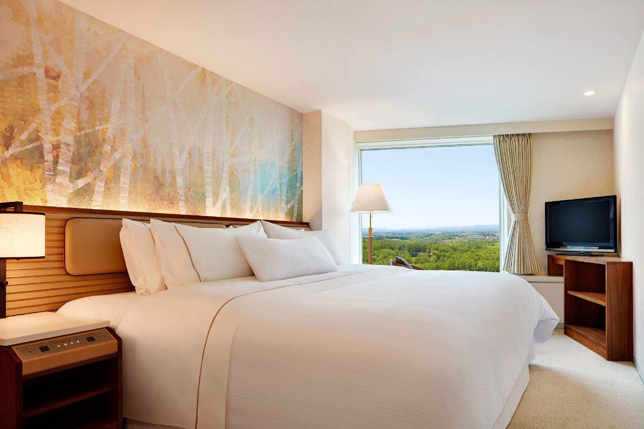 Luxury (1 KING), 1 Bedroom Bi-level Suite, 1 King, Alternate: Murphy/wall bed, High floor