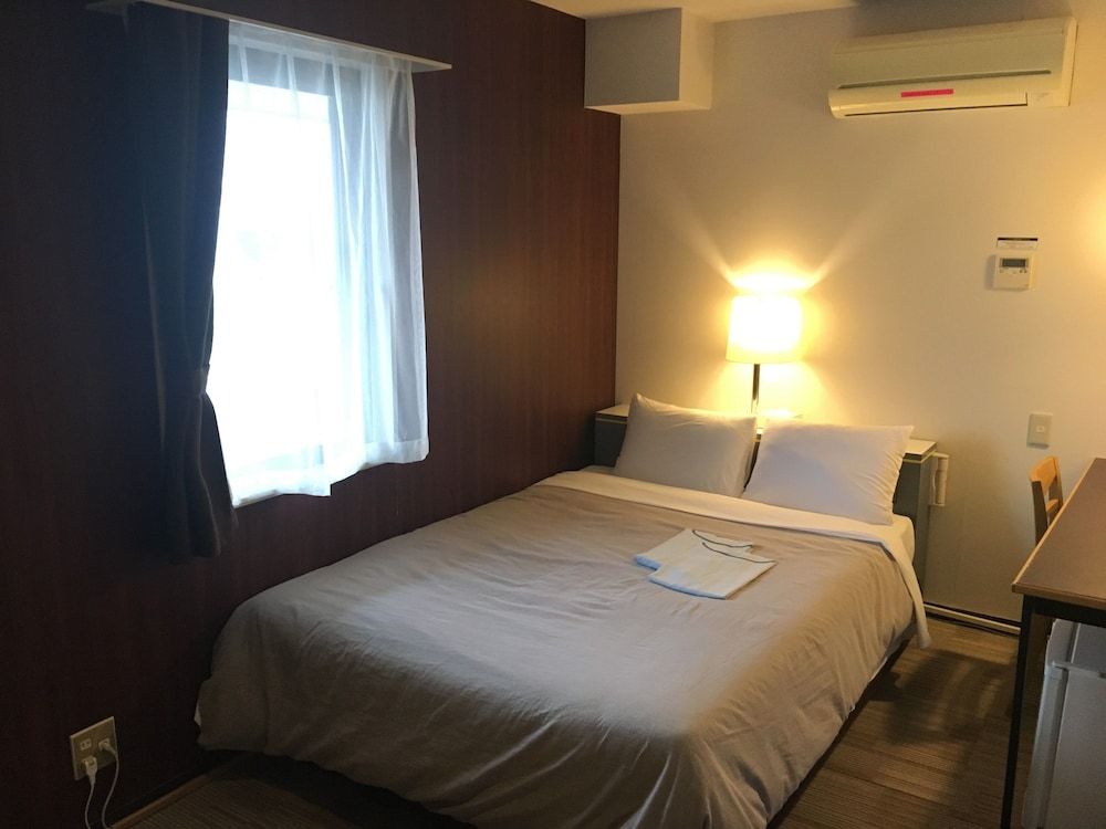 Double Room, Smoking
