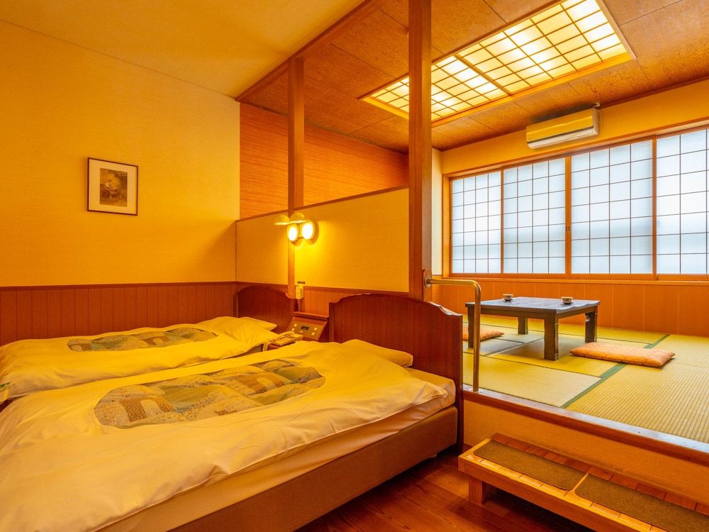 Japanese-Western Style room, 2 Single Beds with Tatami room (27 sqm)