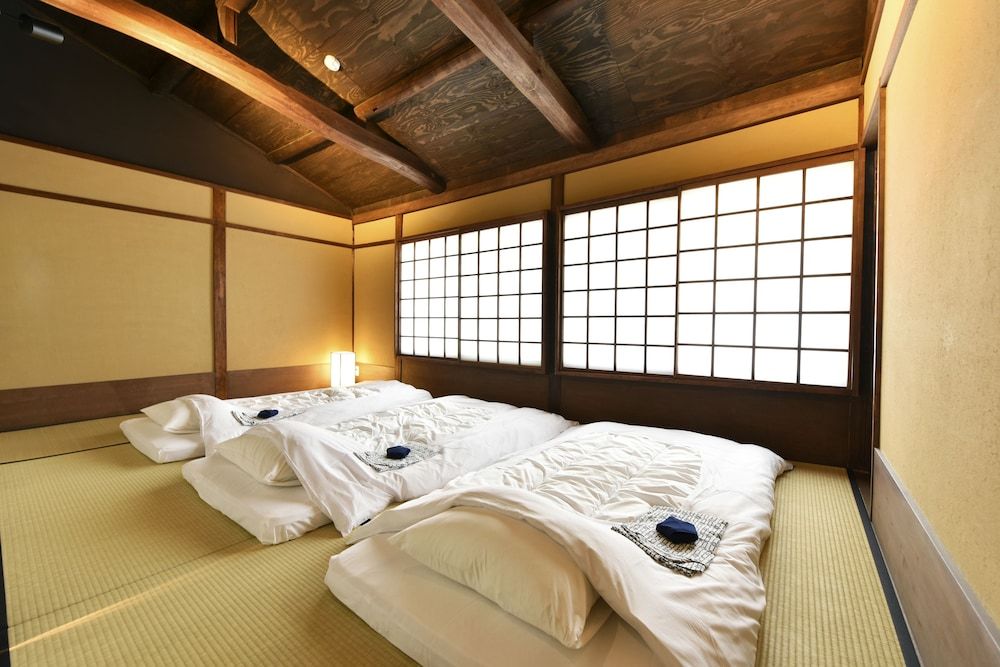 Whole Rent Town House, 2 Single Beds and 3 Japanese Futons