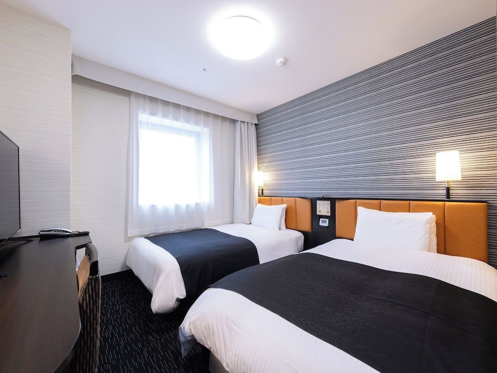 Top floor (8th floor) Twin Beds, Non Smoking