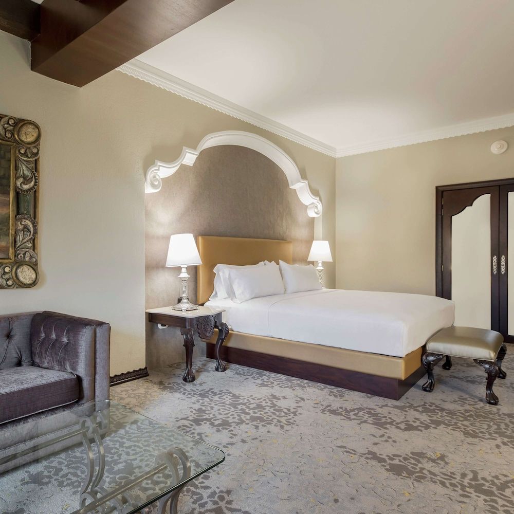 Deluxe Room, 1 King Bed