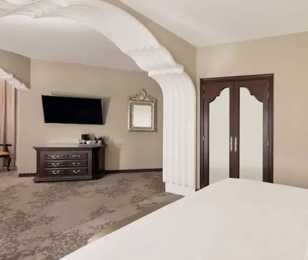 Junior Suite, 1 King Bed