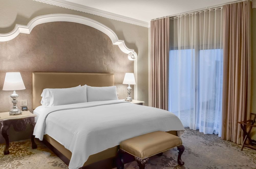 Room, 1 King Bed, Patio