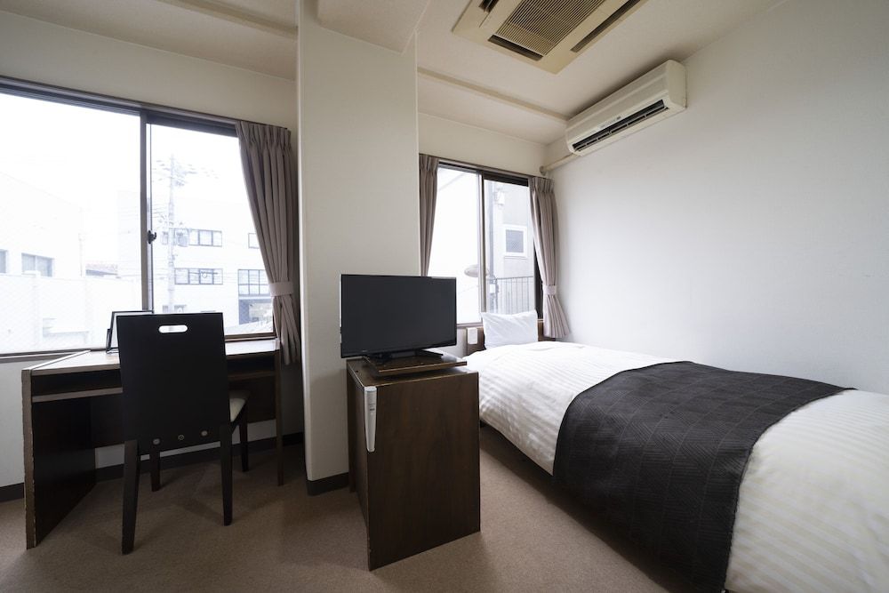 Economy Single Room - Smoking