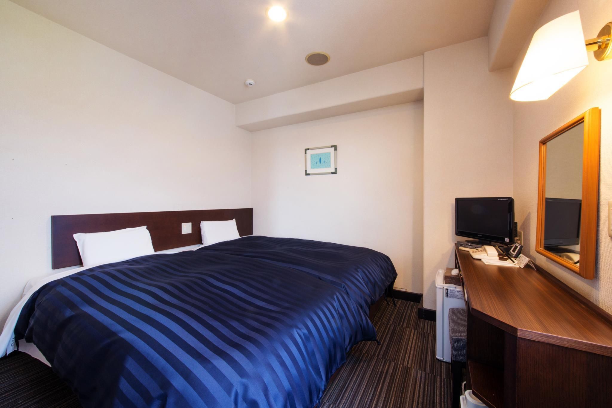 Twin Room with Breakfast Smoking