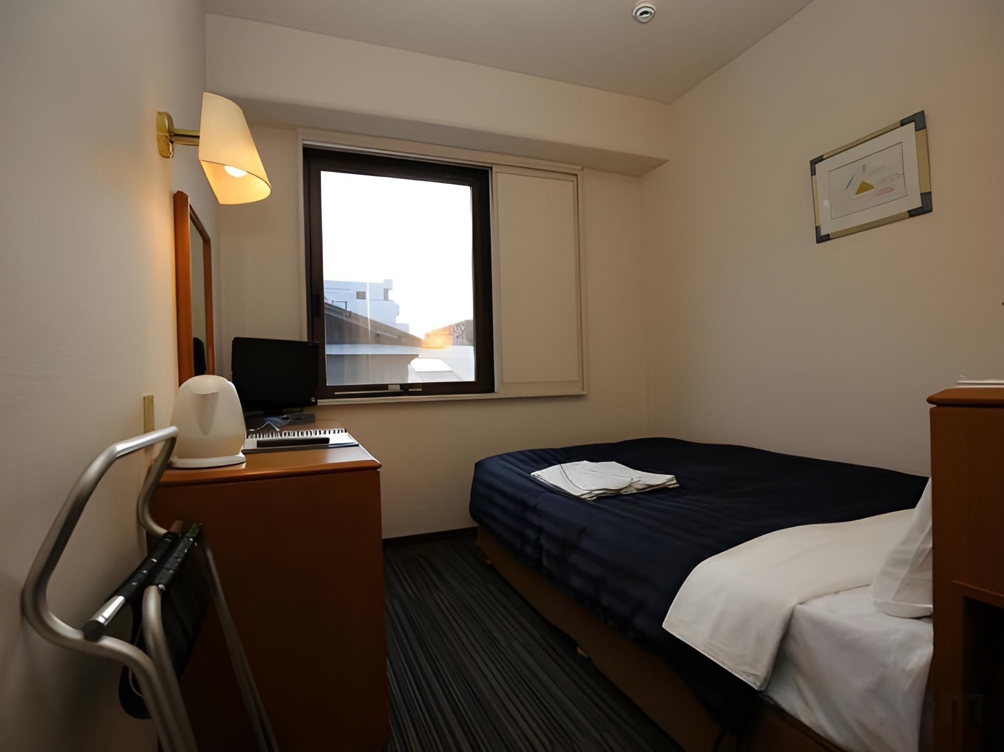 SEMI DOUBLE ROOM SMOKING