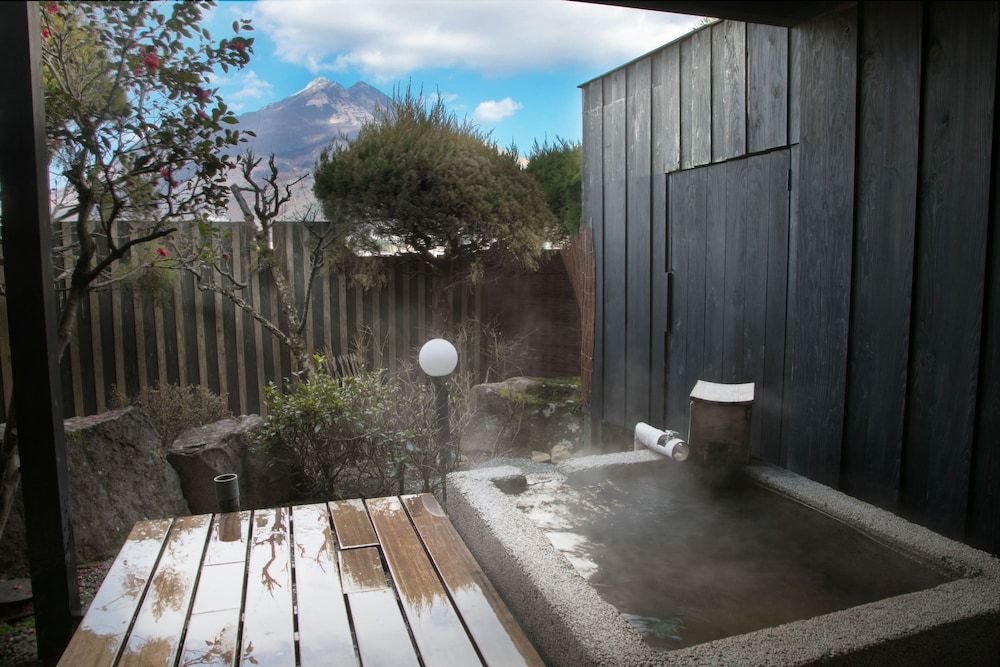 Standard Japanese Western Style Room with Open Air Bath (From 2 people)