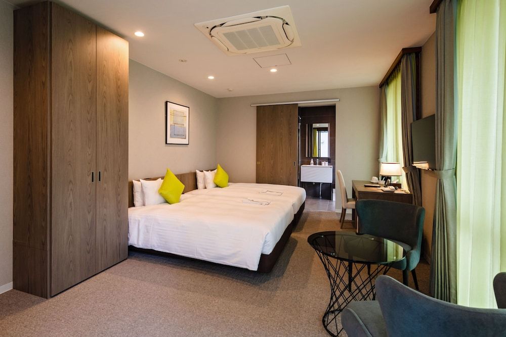 Deluxe Twin Room, Non Smoking (Main Building,30sqm)