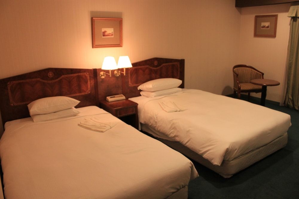 Standard Twin Room, Smoking